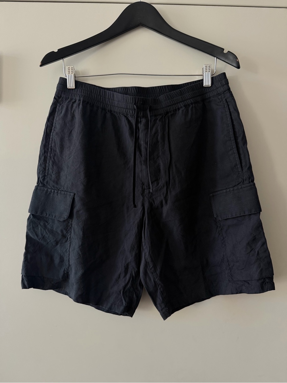 Club Monaco Black Cargo Drawstring Shorts